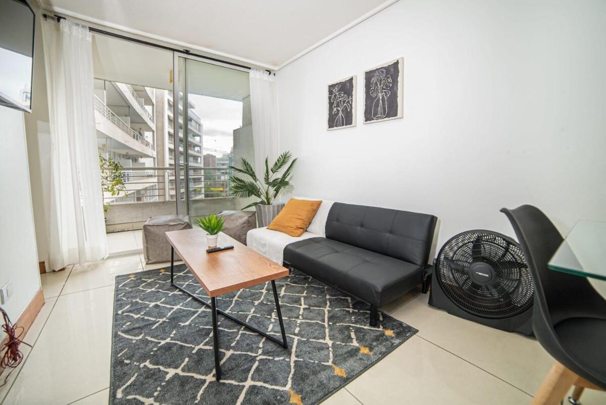 Luxurious And Sophisticated Apartment-las Condes Apartamento